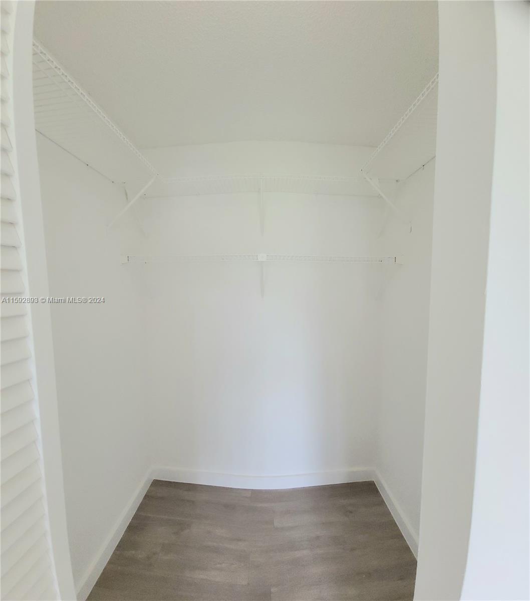 LAKESHORE AT UNIVERSITY P - Residential Lease