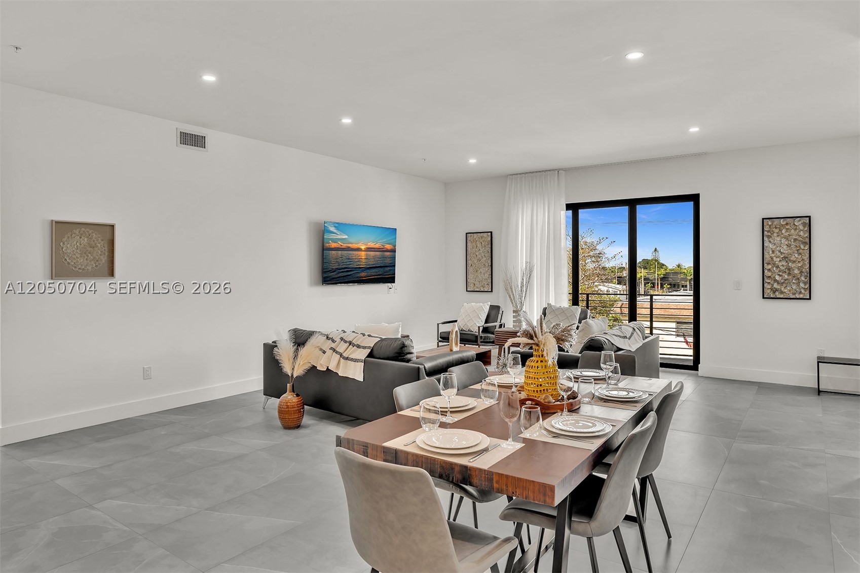 Everglade Land Sales Co - Residential Lease