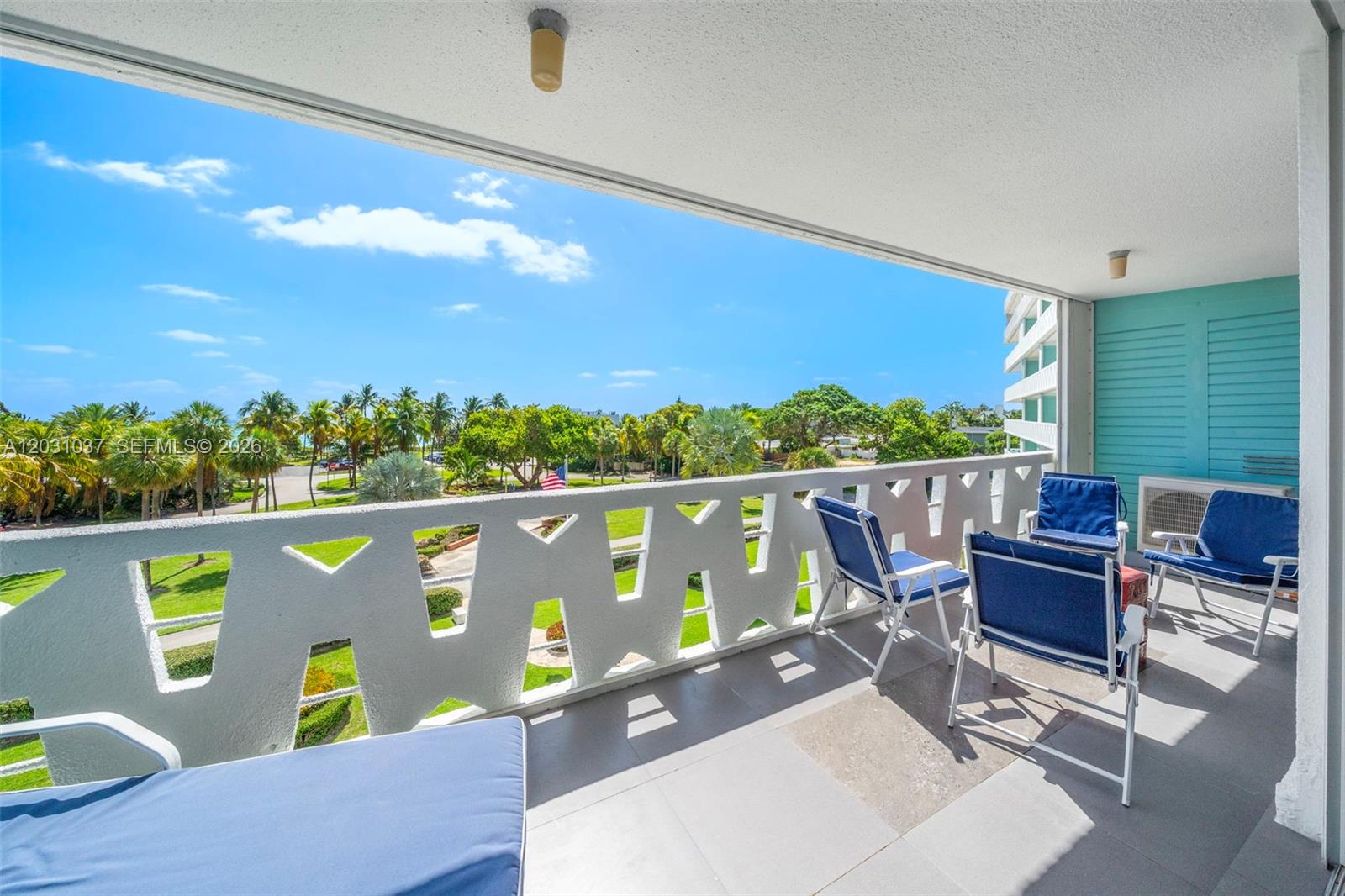 SEA TOWER - Residential Lease