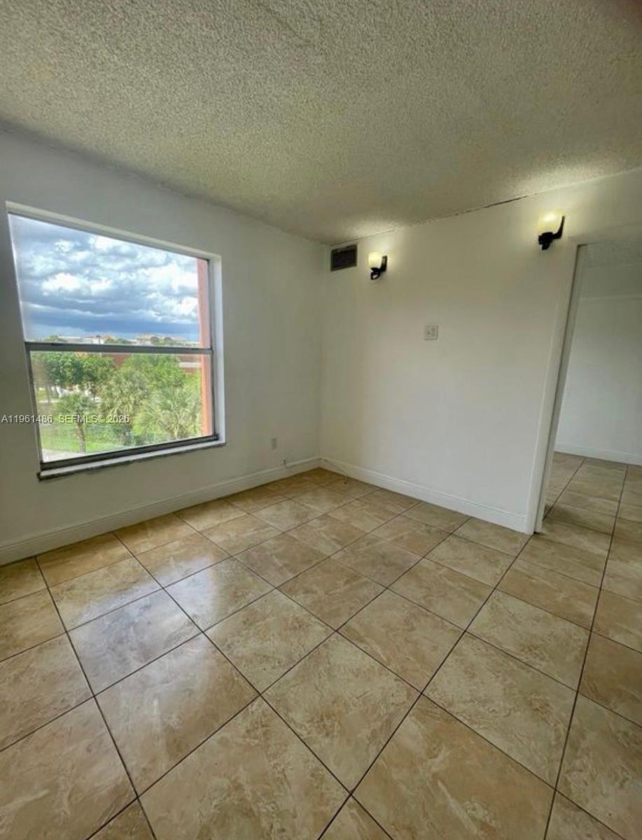 CASTILLIAN CLUB CONDO - Residential