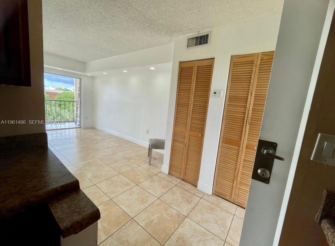 CASTILLIAN CLUB CONDO - Residential