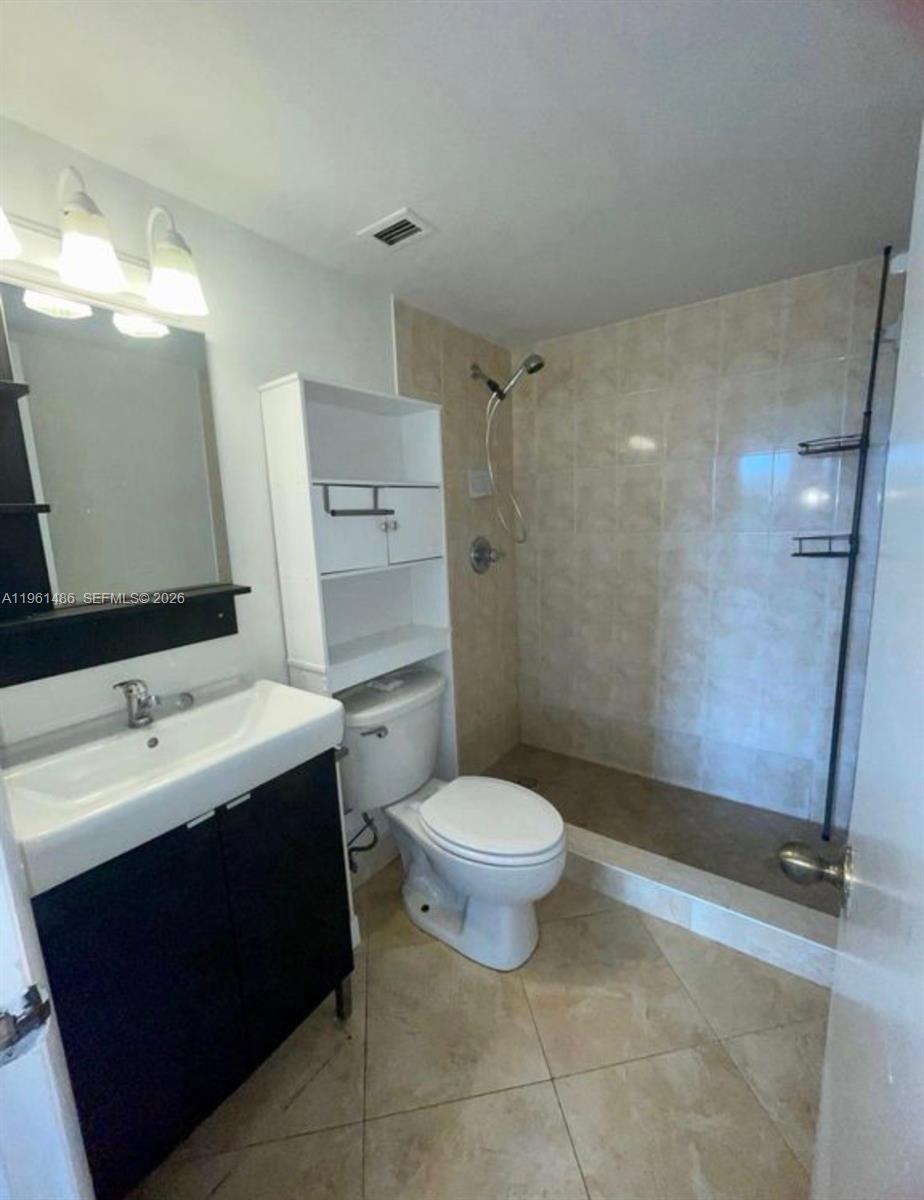 CASTILLIAN CLUB CONDO - Residential