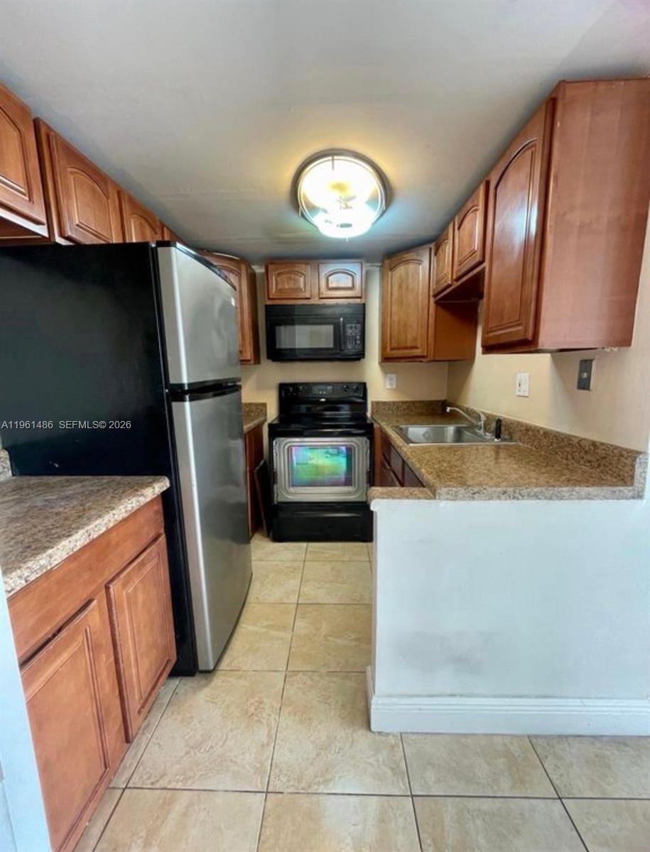 CASTILLIAN CLUB CONDO - Residential
