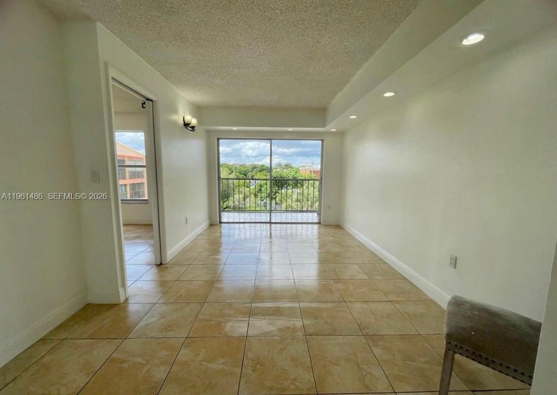 CASTILLIAN CLUB CONDO - Residential