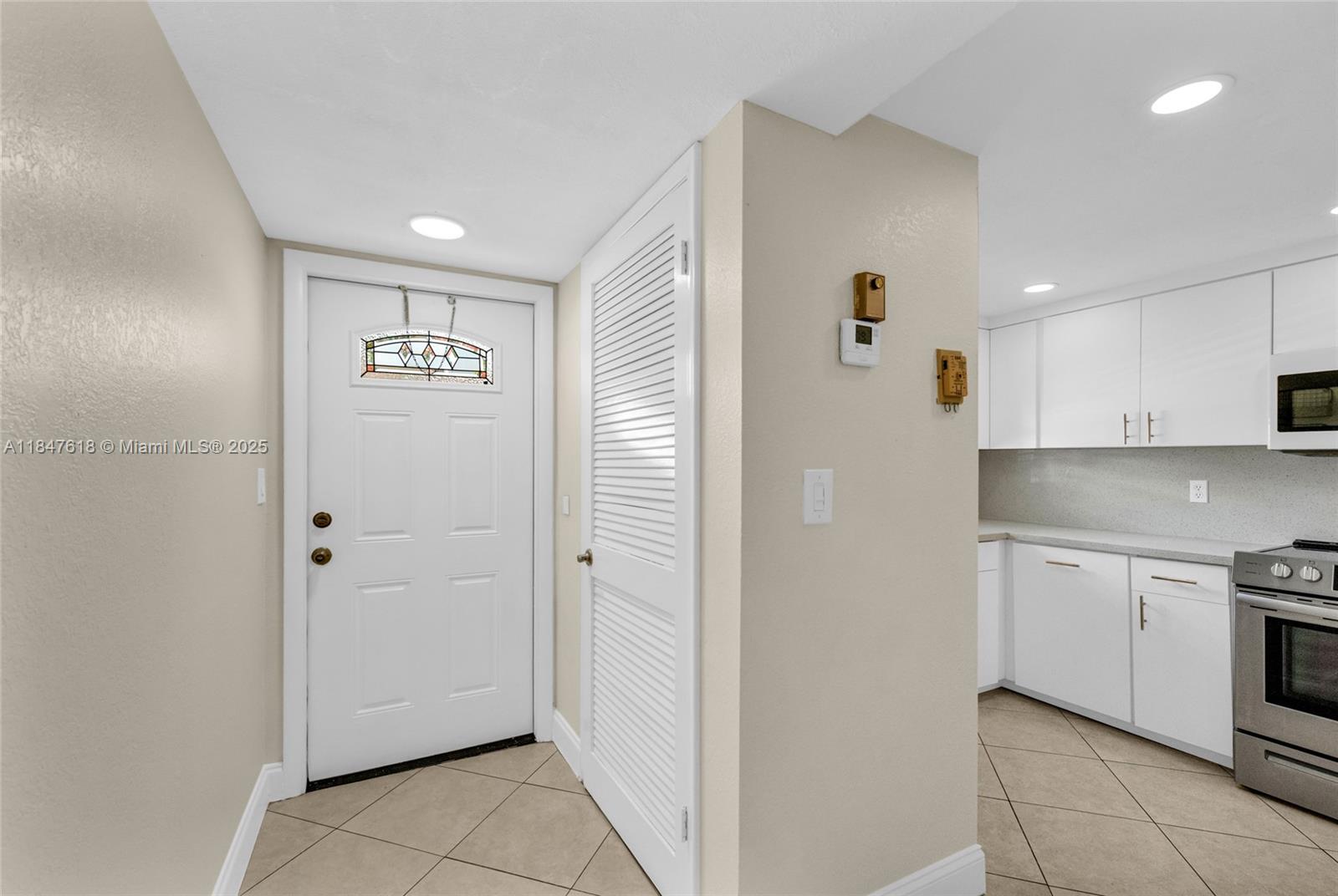 HOLLYBROOK GOLF AND TENNIS - Residential