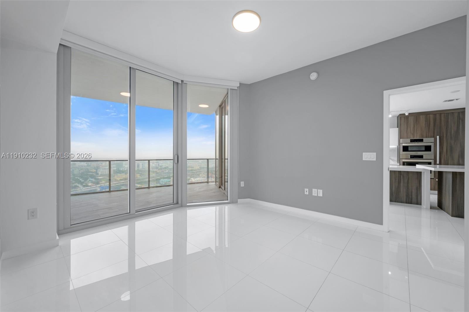 PARAMOUNT MIAMI WORLDCENT - Residential