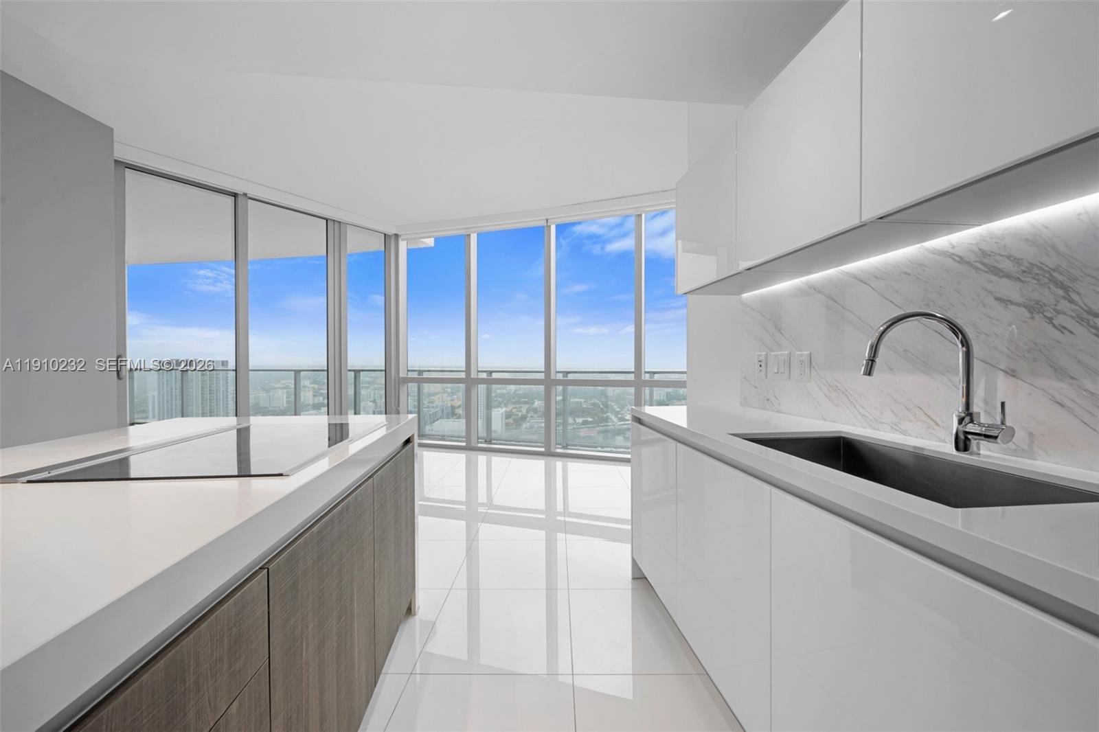 PARAMOUNT MIAMI WORLDCENT - Residential