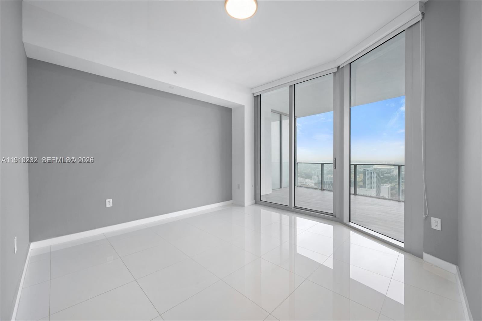 PARAMOUNT MIAMI WORLDCENT - Residential