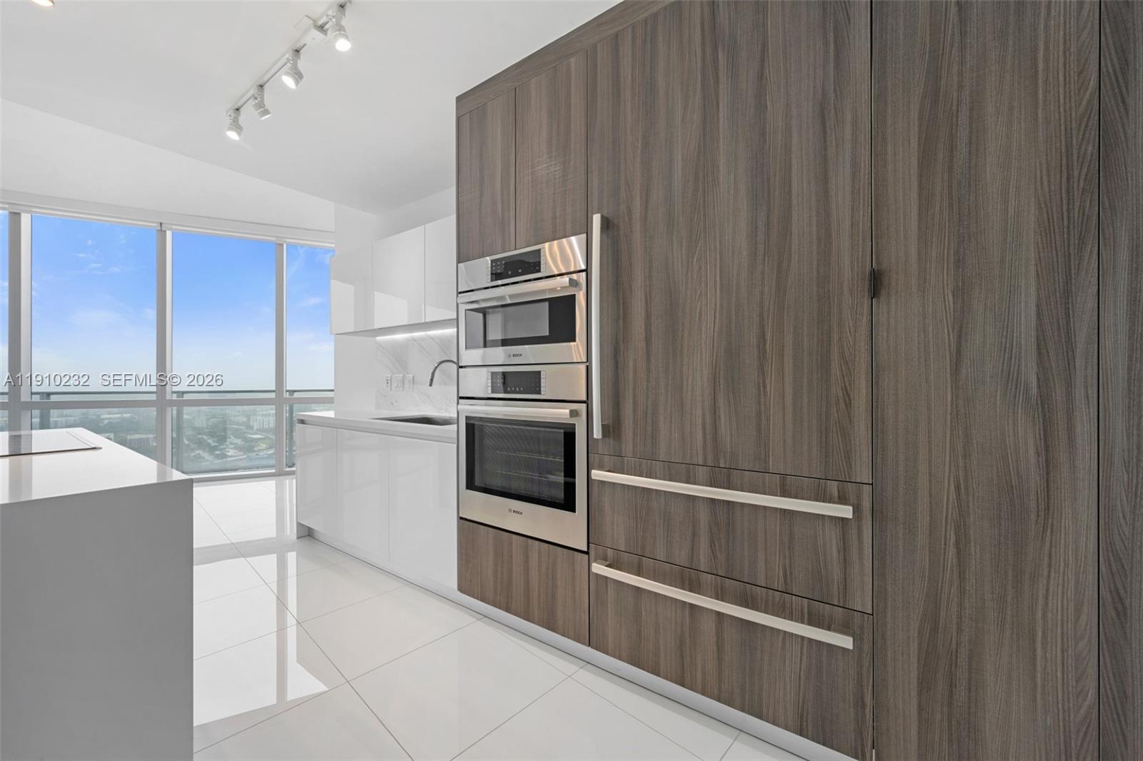 PARAMOUNT MIAMI WORLDCENT - Residential