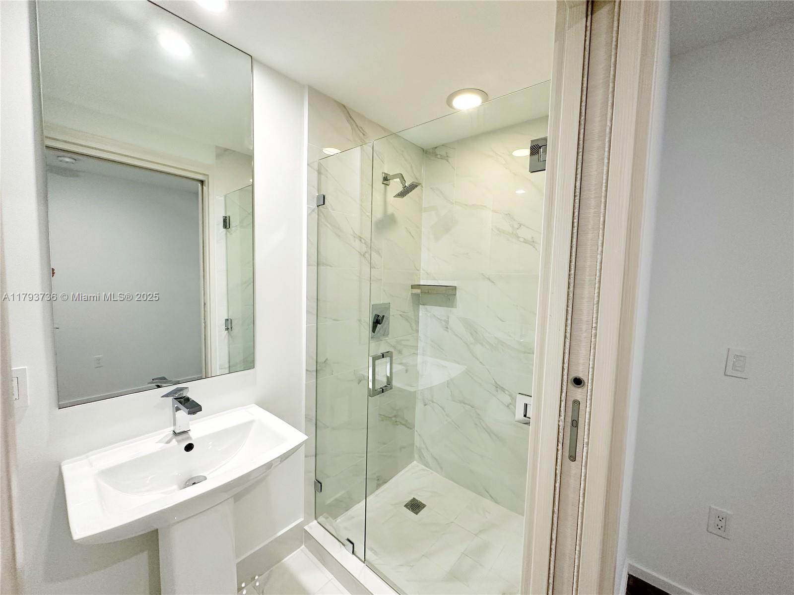 801 SMA RESIDENCES CONDO - Residential Lease
