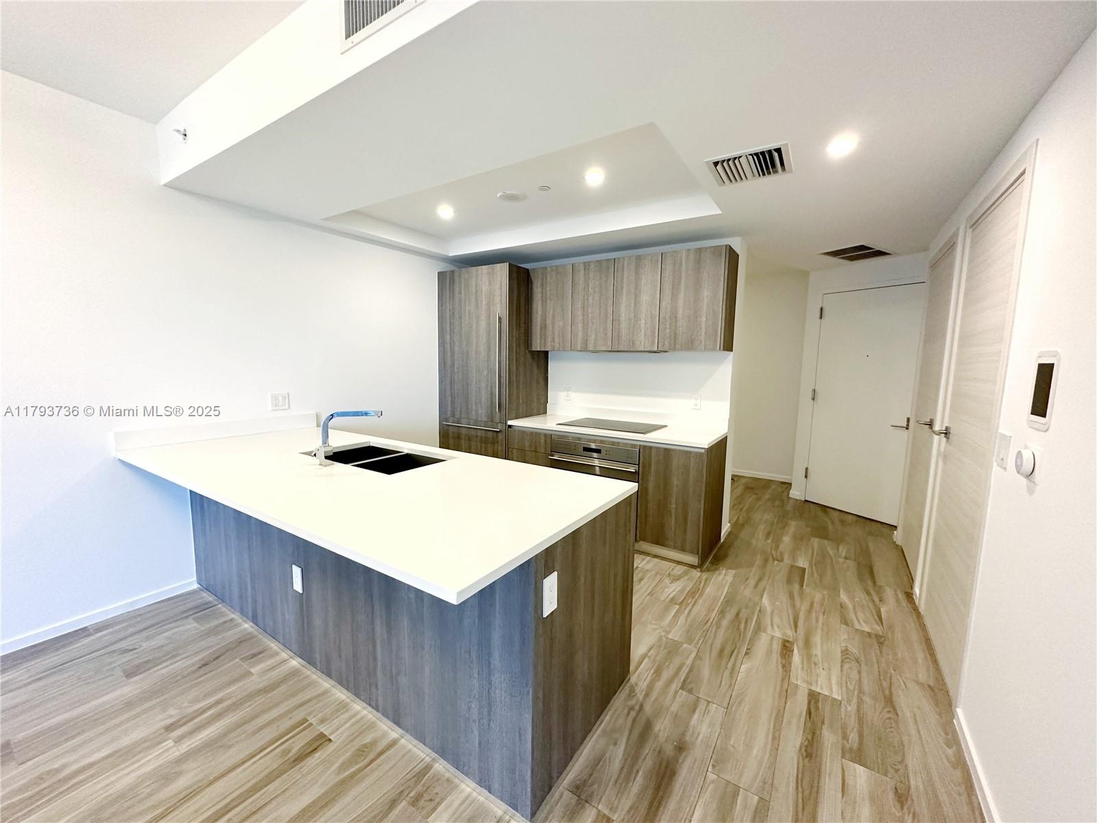 801 SMA RESIDENCES CONDO - Residential Lease