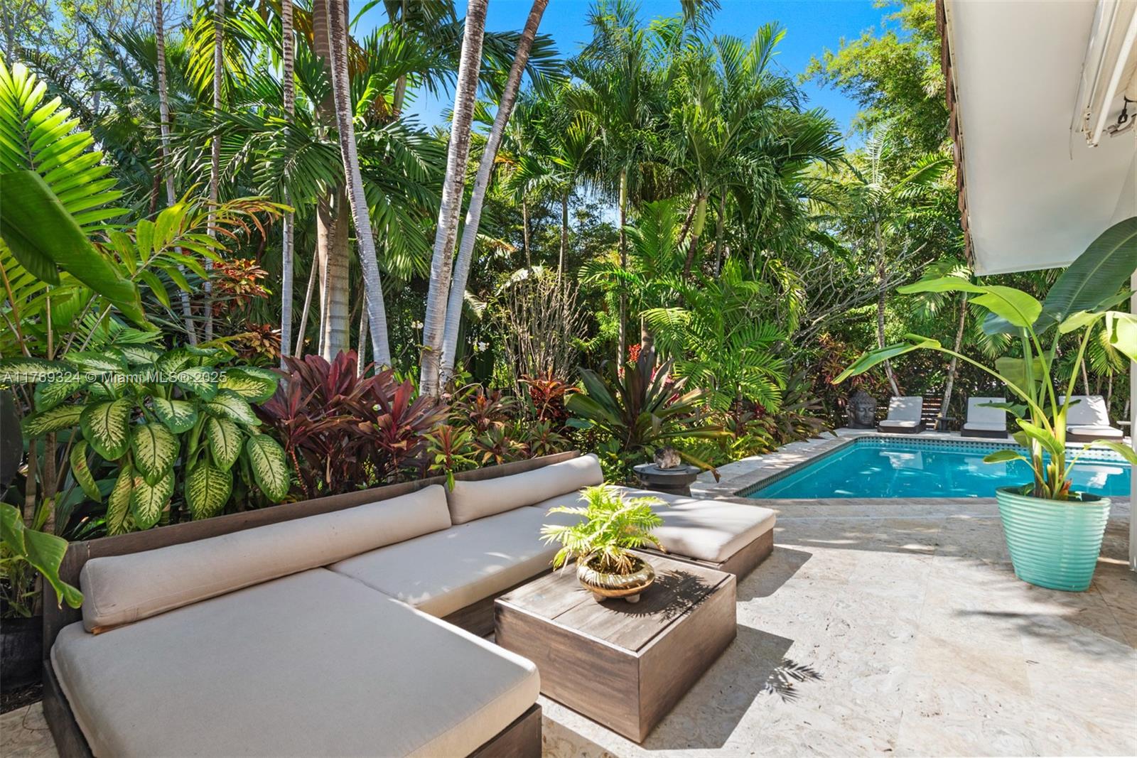 GOLDEN BEACH SEC C - Residential