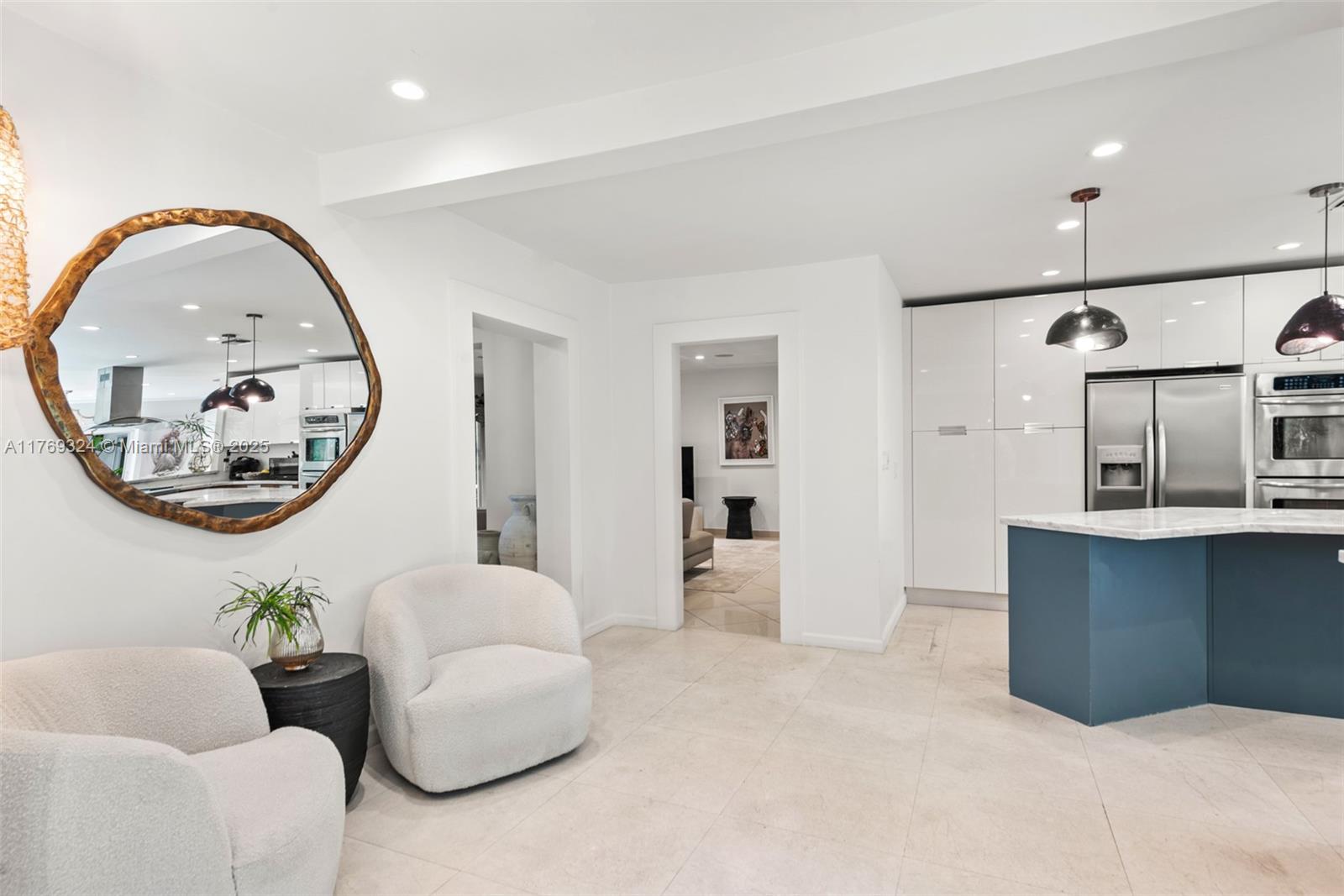 GOLDEN BEACH SEC C - Residential