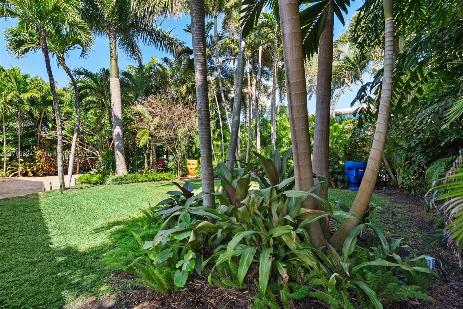 GOLDEN BEACH SEC C - Residential