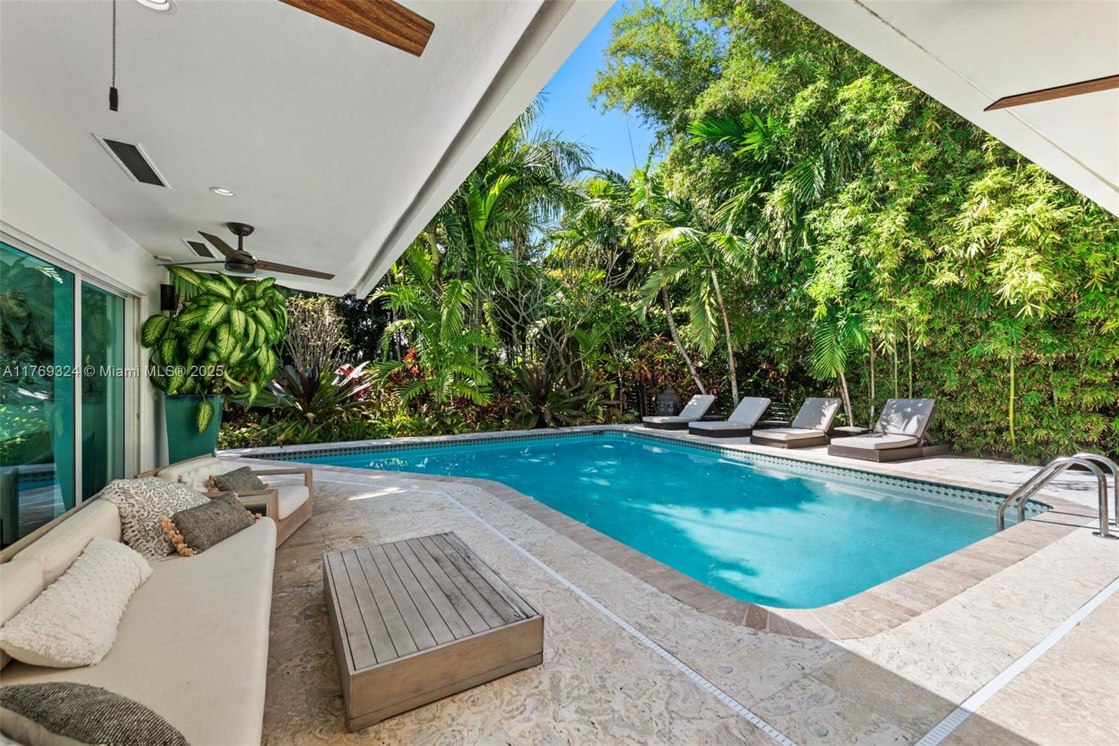 GOLDEN BEACH SEC C - Residential