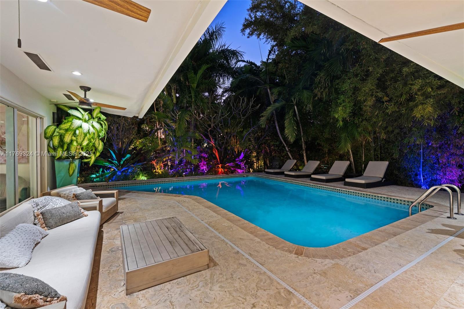 GOLDEN BEACH SEC C - Residential