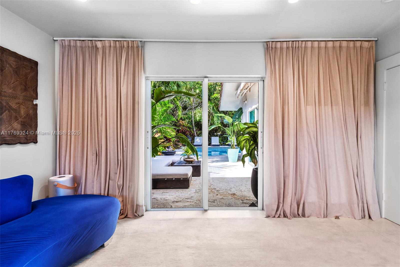 GOLDEN BEACH SEC C - Residential
