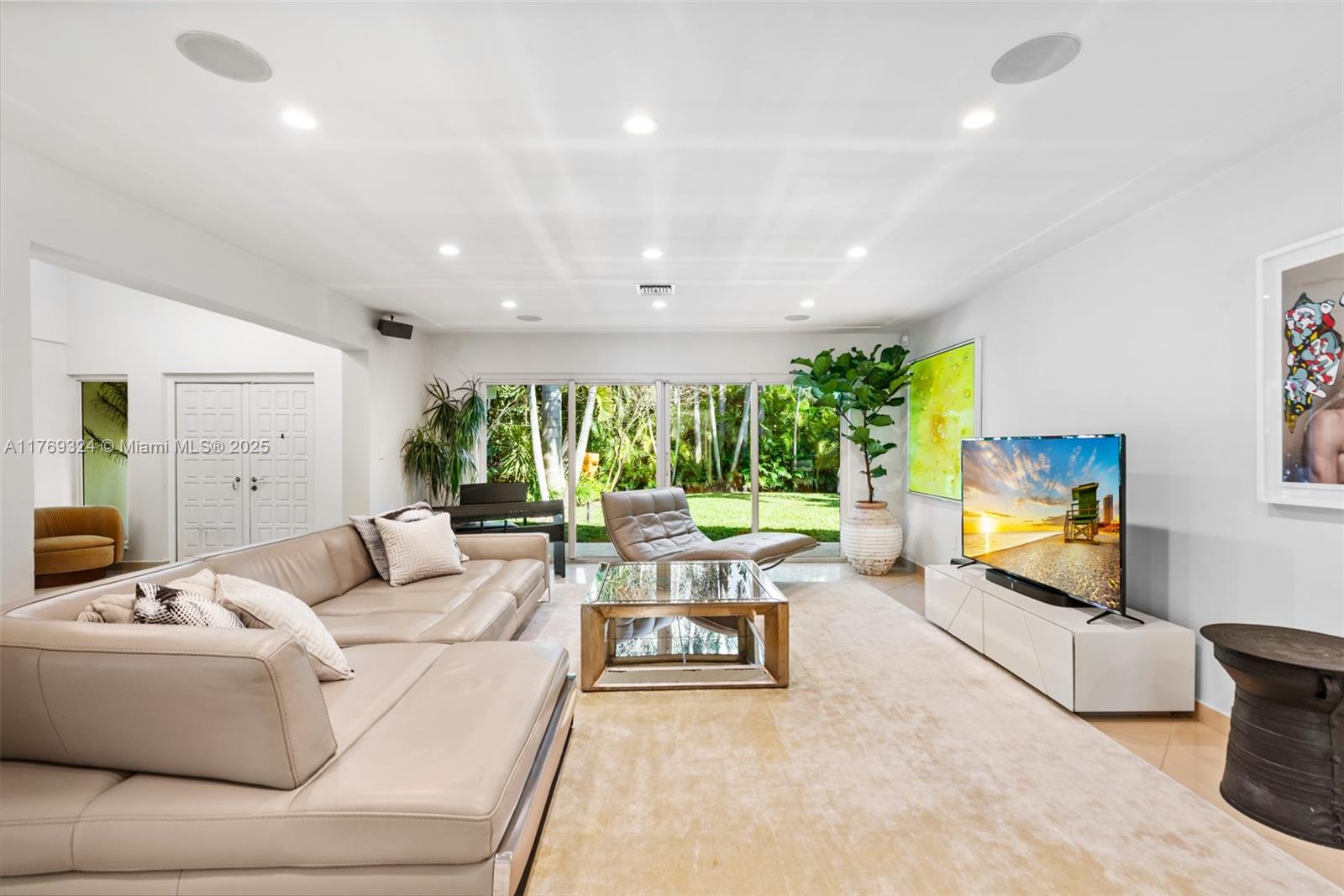 GOLDEN BEACH SEC C - Residential