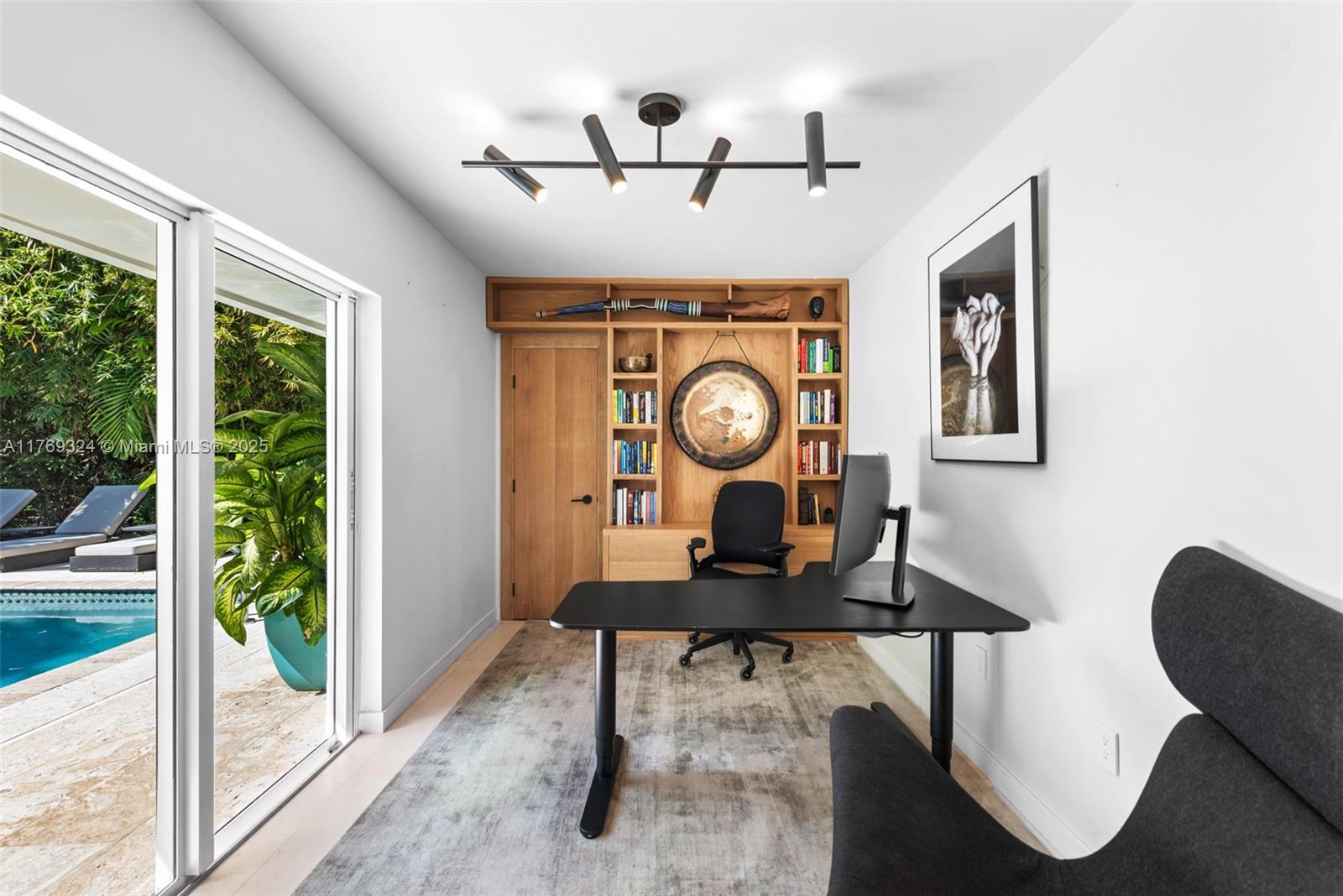 GOLDEN BEACH SEC C - Residential