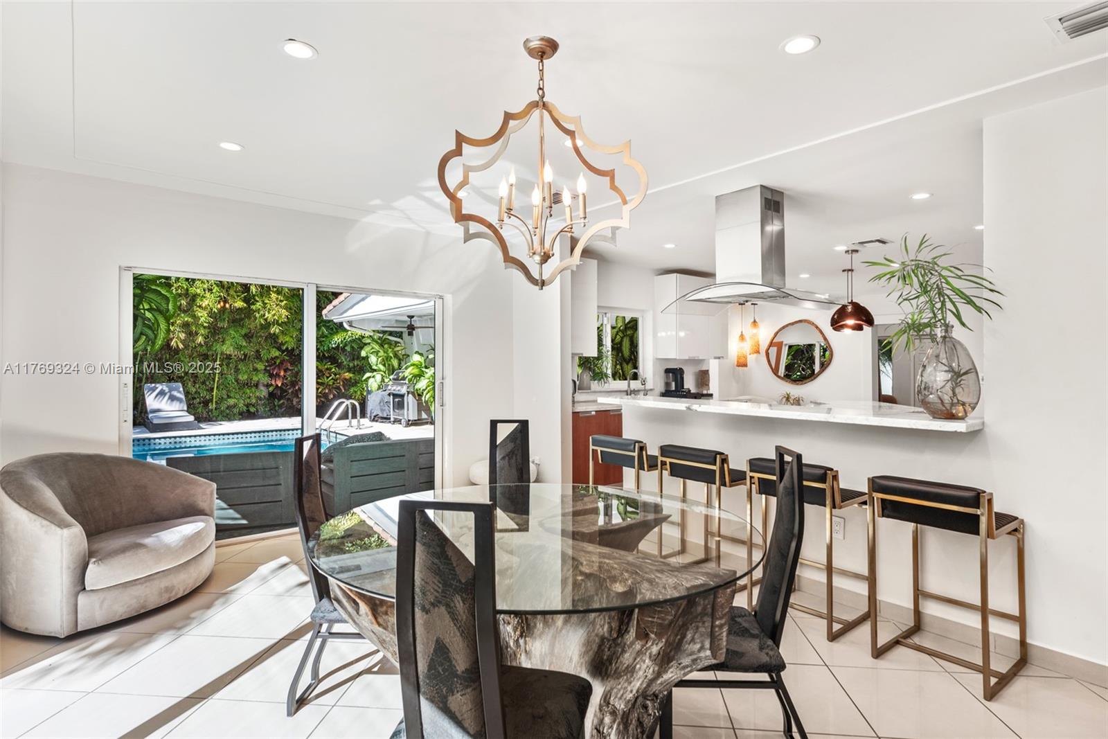 GOLDEN BEACH SEC C - Residential