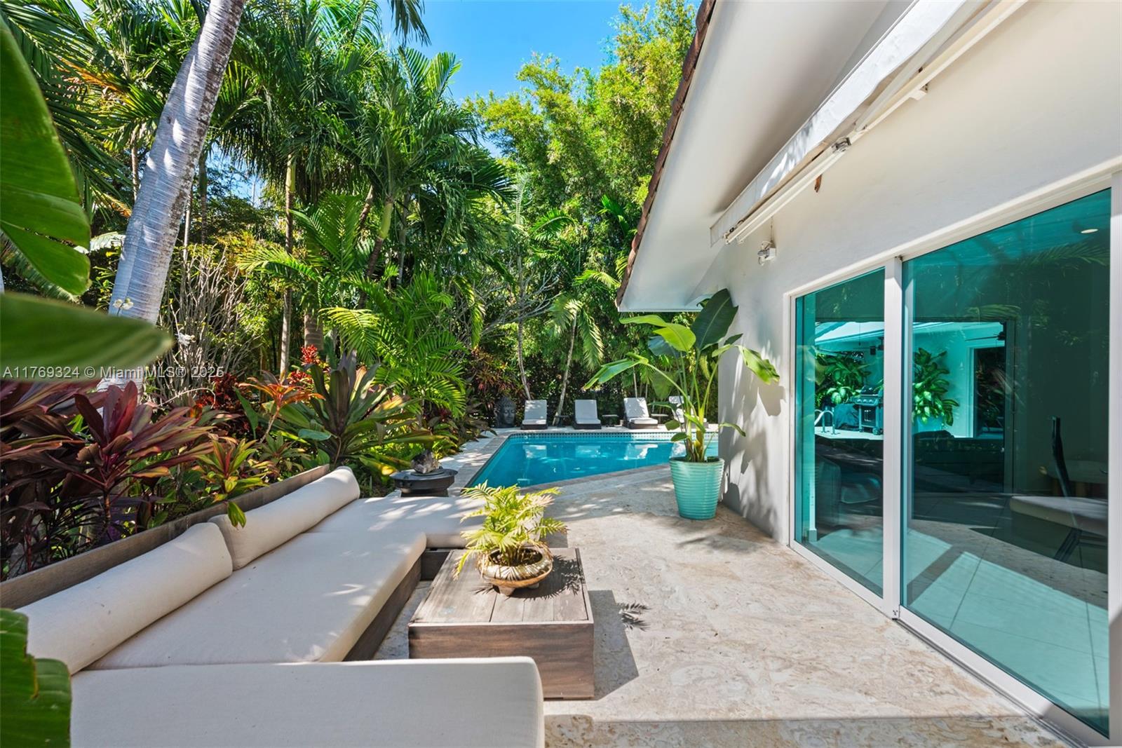 GOLDEN BEACH SEC C - Residential