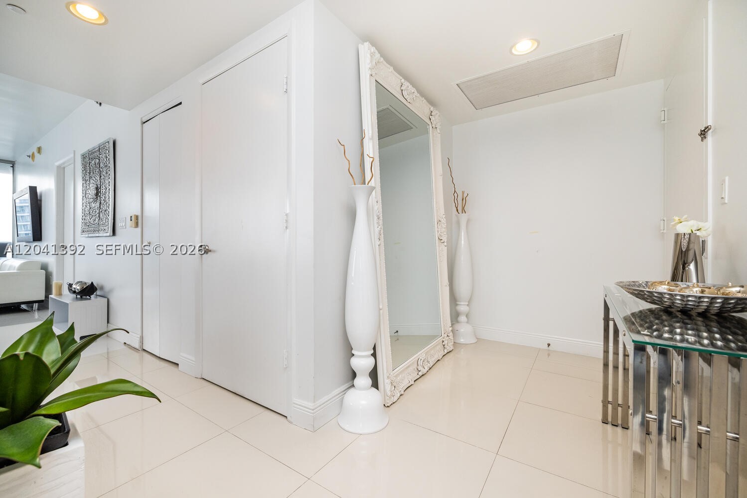 ICONBRICKELL CONDO NO 1 - Residential
