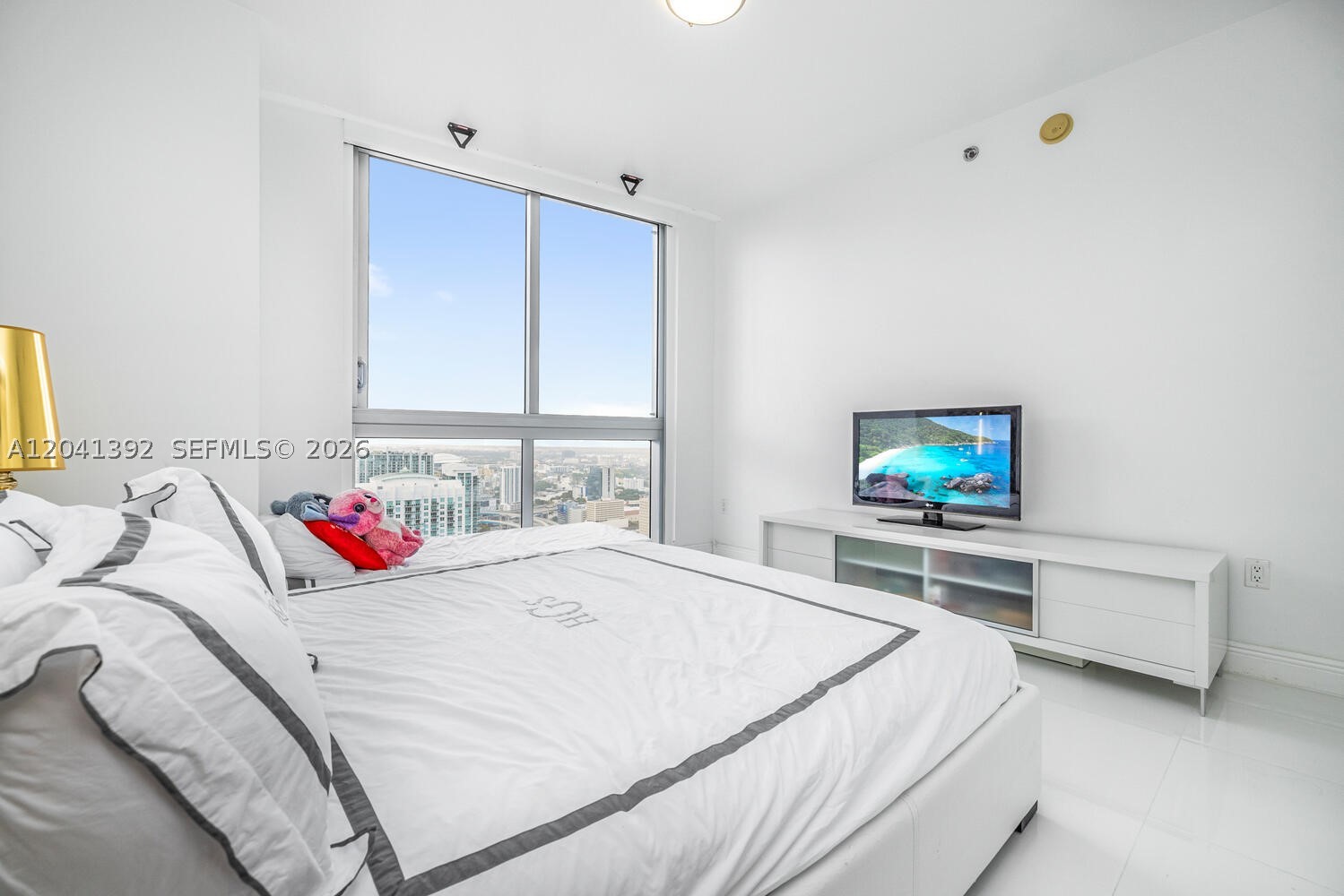 ICONBRICKELL CONDO NO 1 - Residential