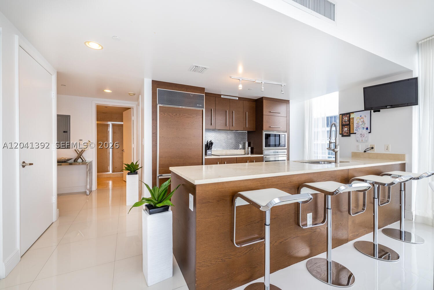 ICONBRICKELL CONDO NO 1 - Residential