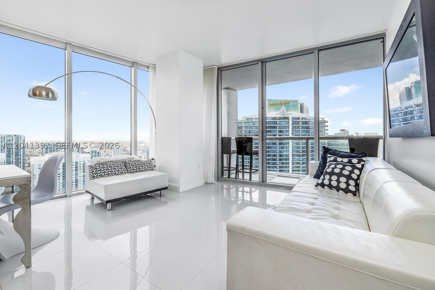 ICONBRICKELL CONDO NO 1 - Residential