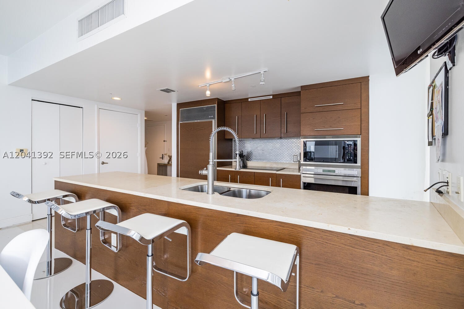 ICONBRICKELL CONDO NO 1 - Residential