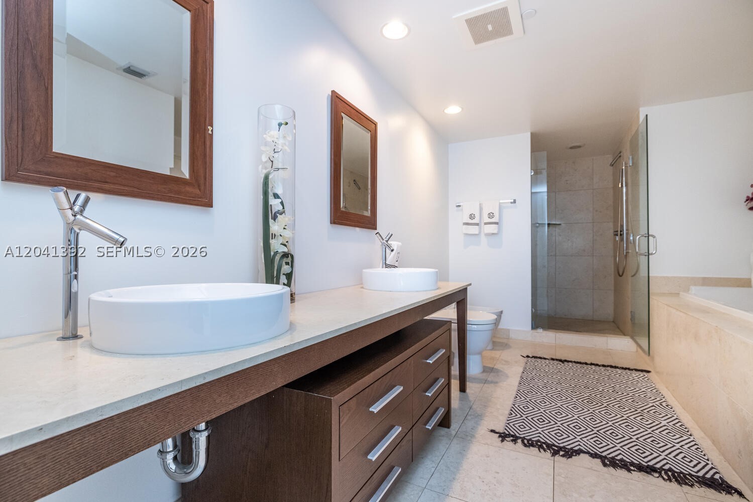 ICONBRICKELL CONDO NO 1 - Residential