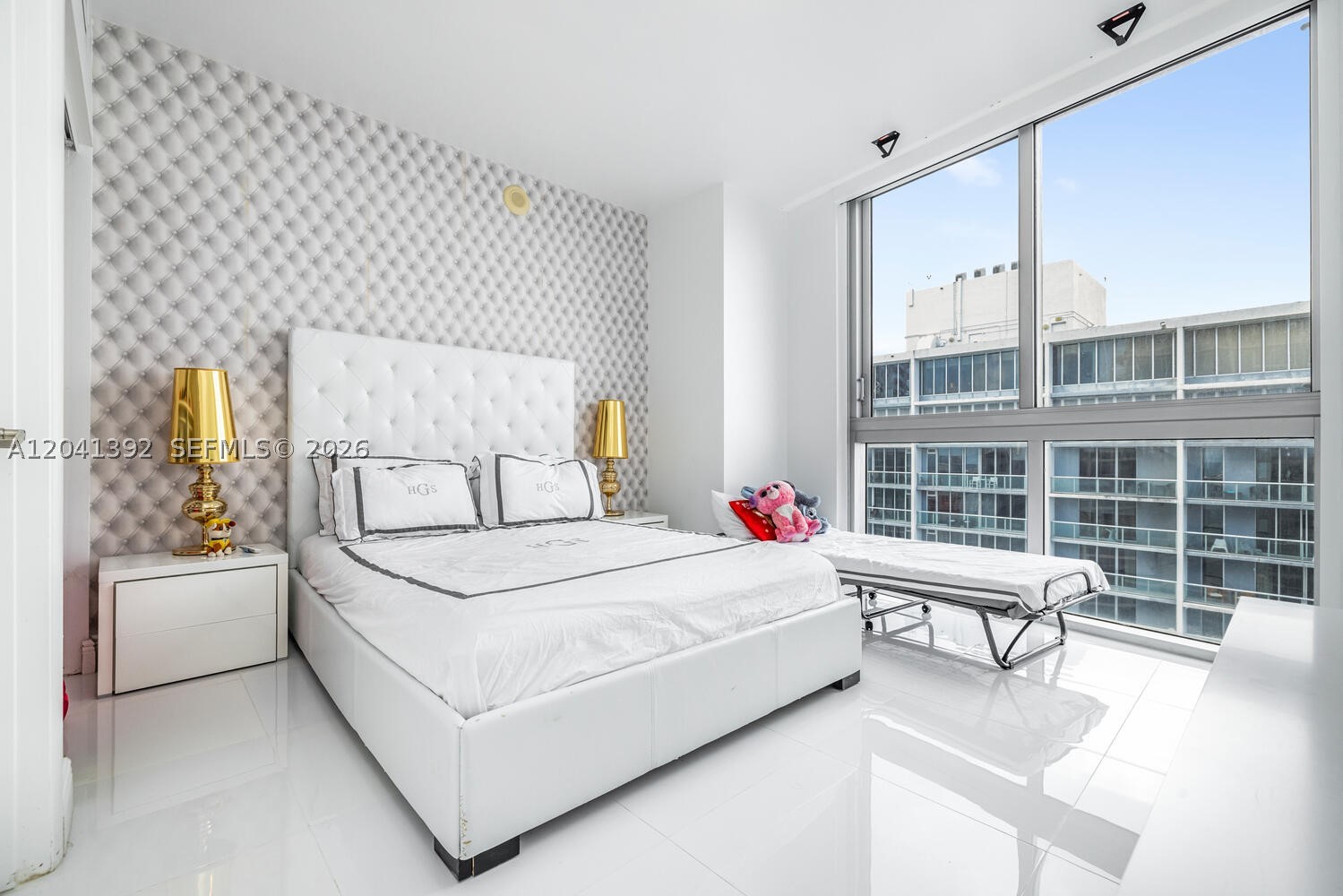 ICONBRICKELL CONDO NO 1 - Residential