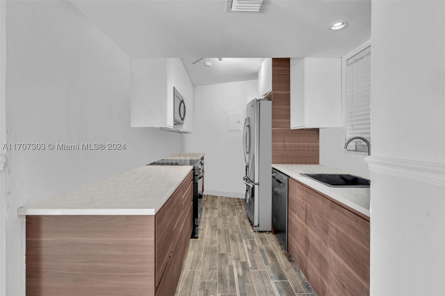 OCTAGON TOWERS I CONDO - Residential