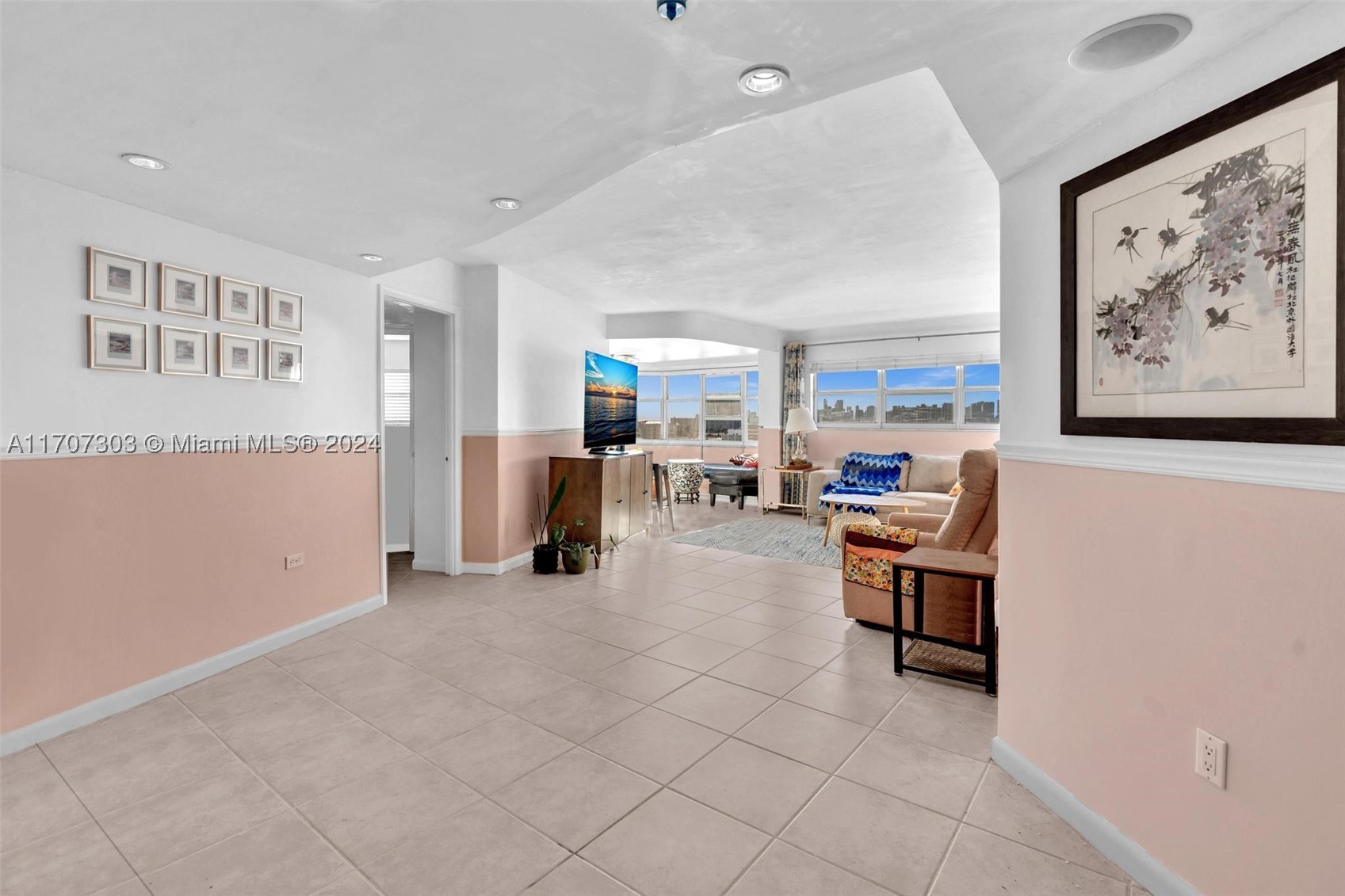 OCTAGON TOWERS I CONDO - Residential