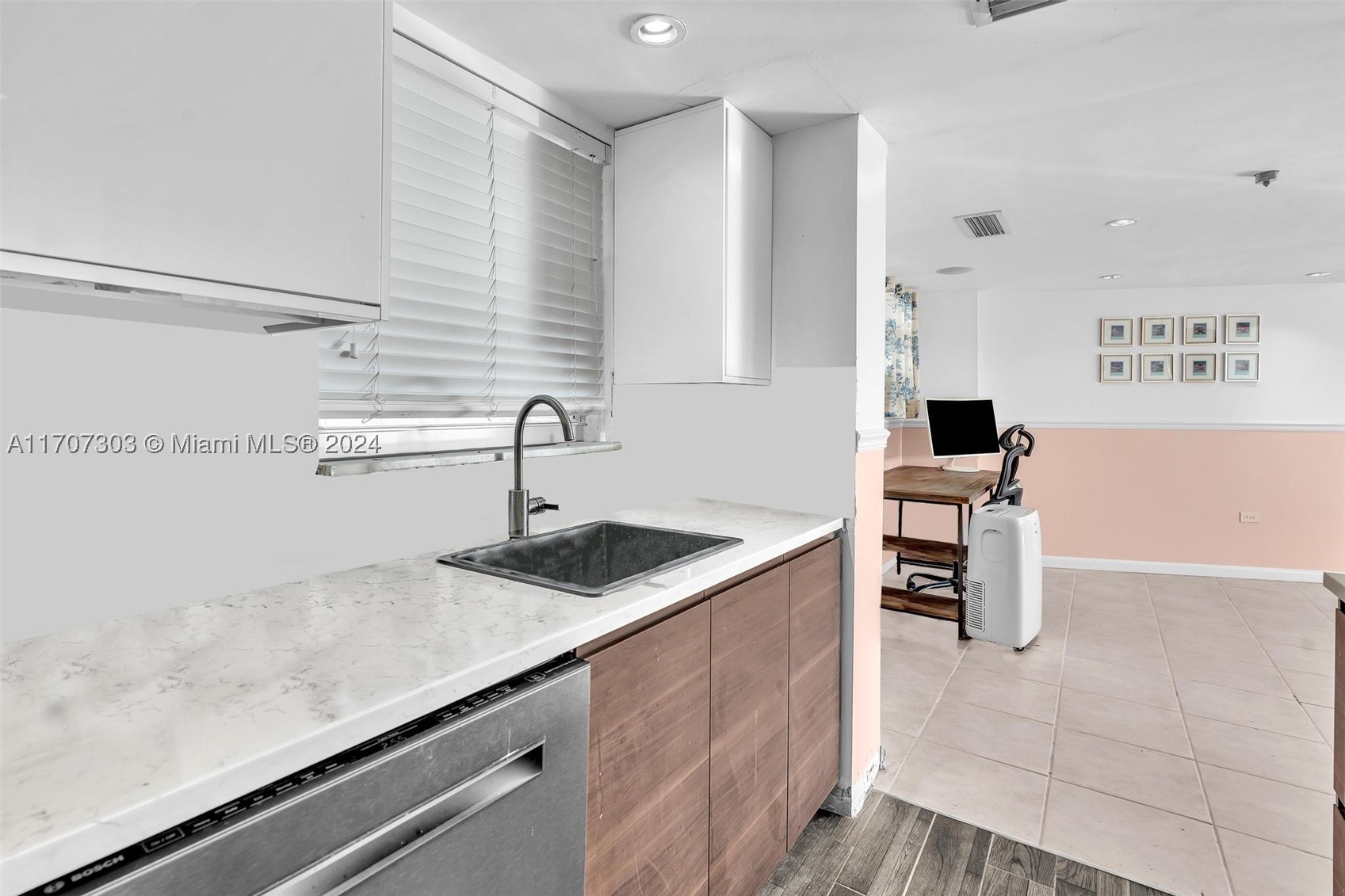OCTAGON TOWERS I CONDO - Residential