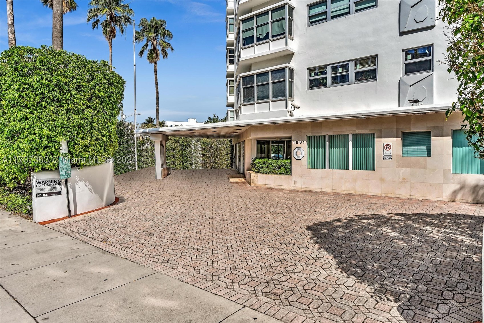 OCTAGON TOWERS I CONDO - Residential