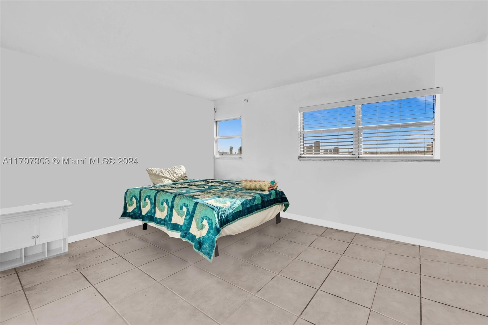 OCTAGON TOWERS I CONDO - Residential