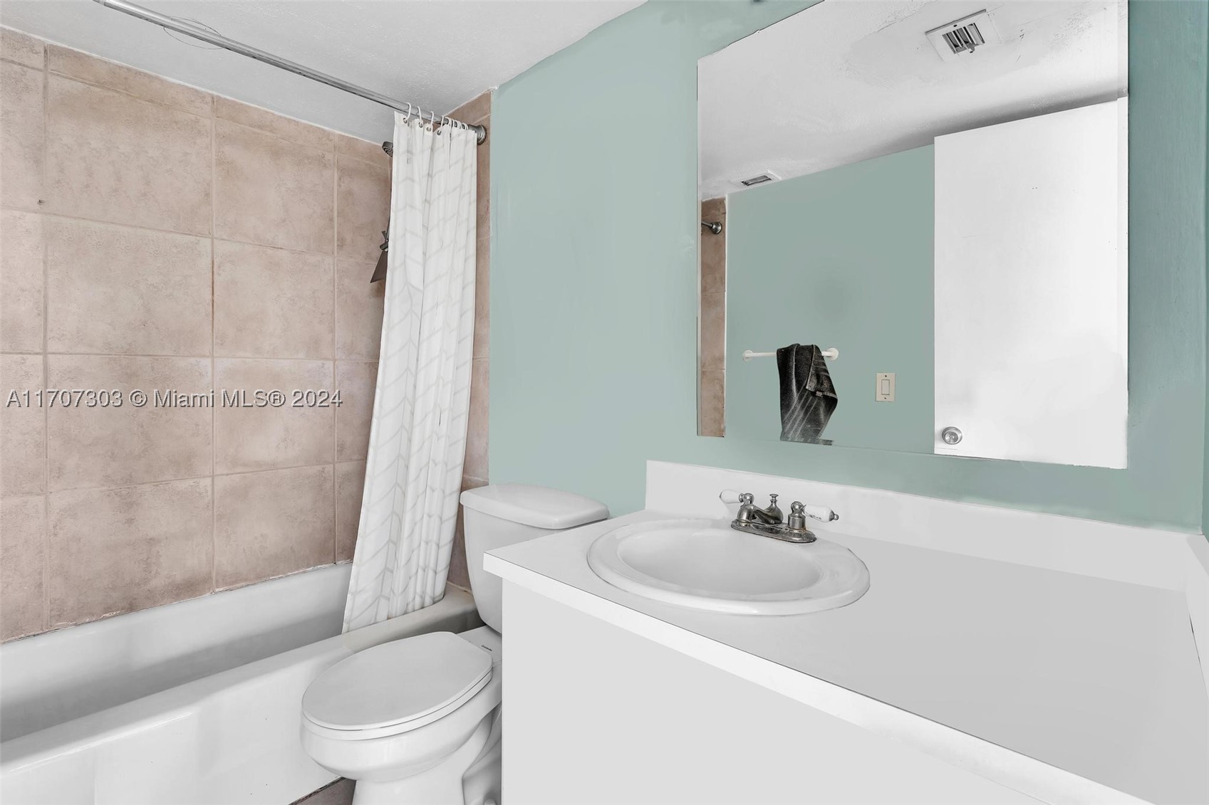 OCTAGON TOWERS I CONDO - Residential