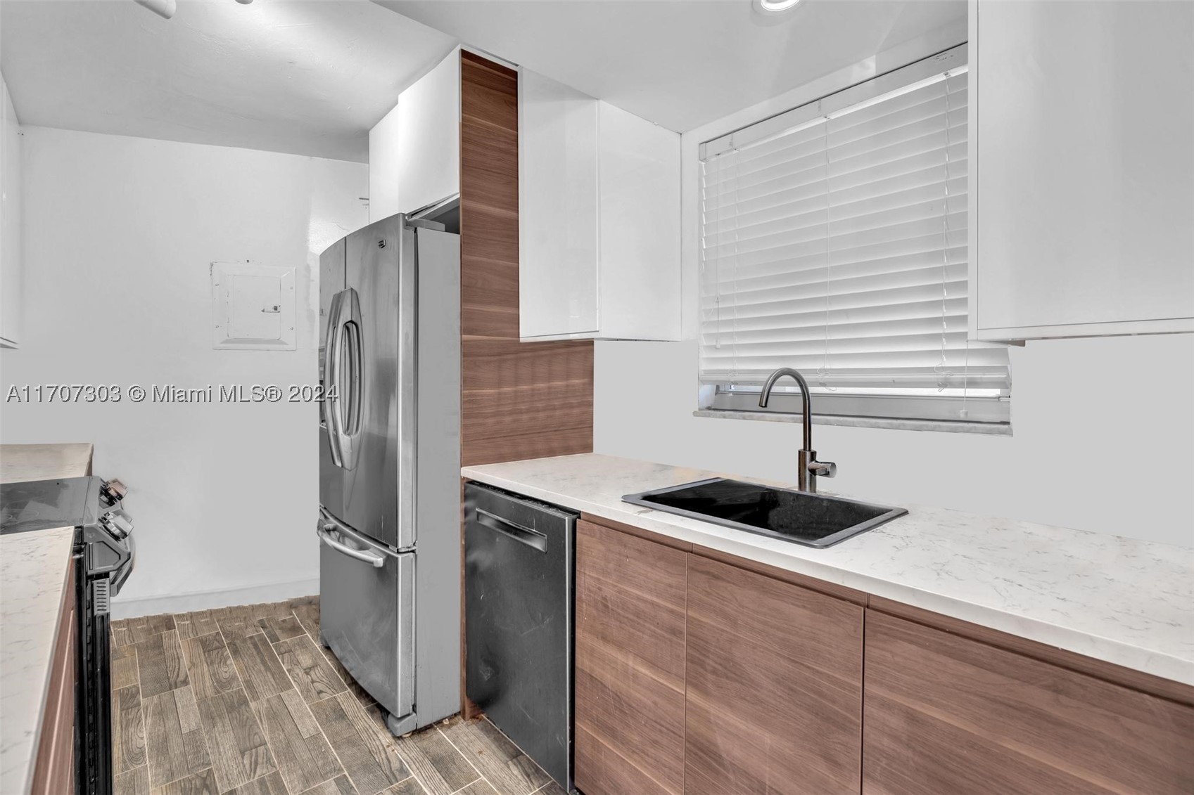 OCTAGON TOWERS I CONDO - Residential