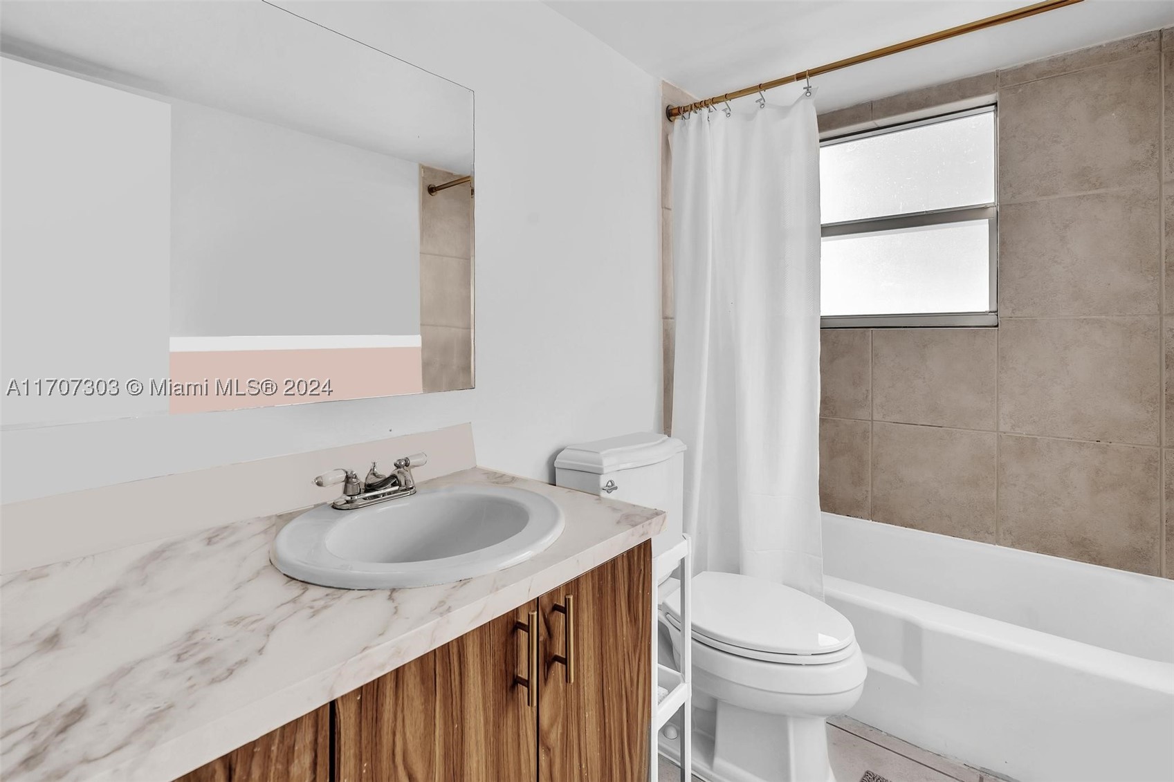 OCTAGON TOWERS I CONDO - Residential