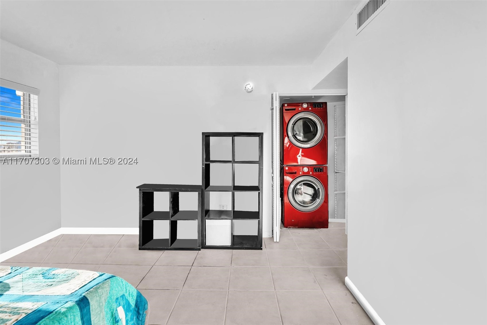 OCTAGON TOWERS I CONDO - Residential