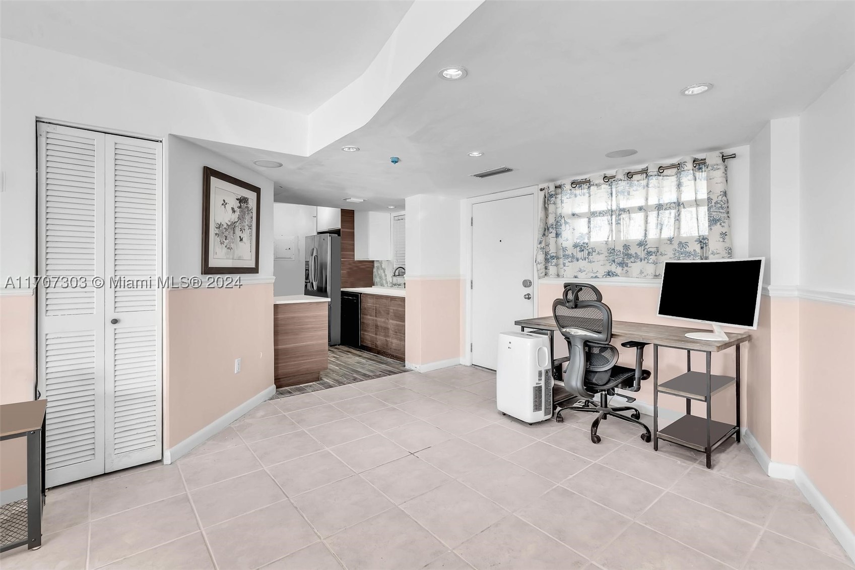 OCTAGON TOWERS I CONDO - Residential