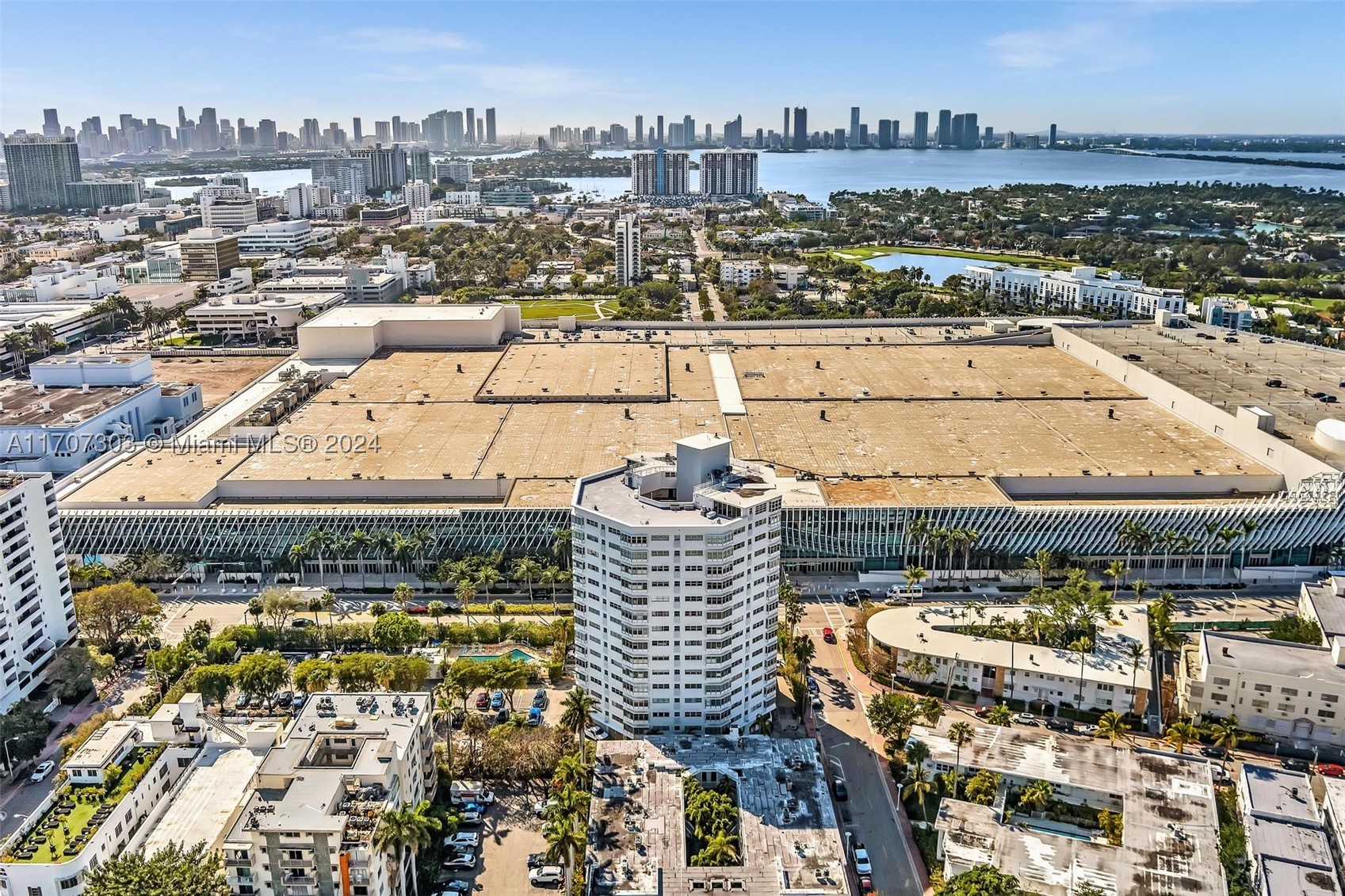 OCTAGON TOWERS I CONDO - Residential