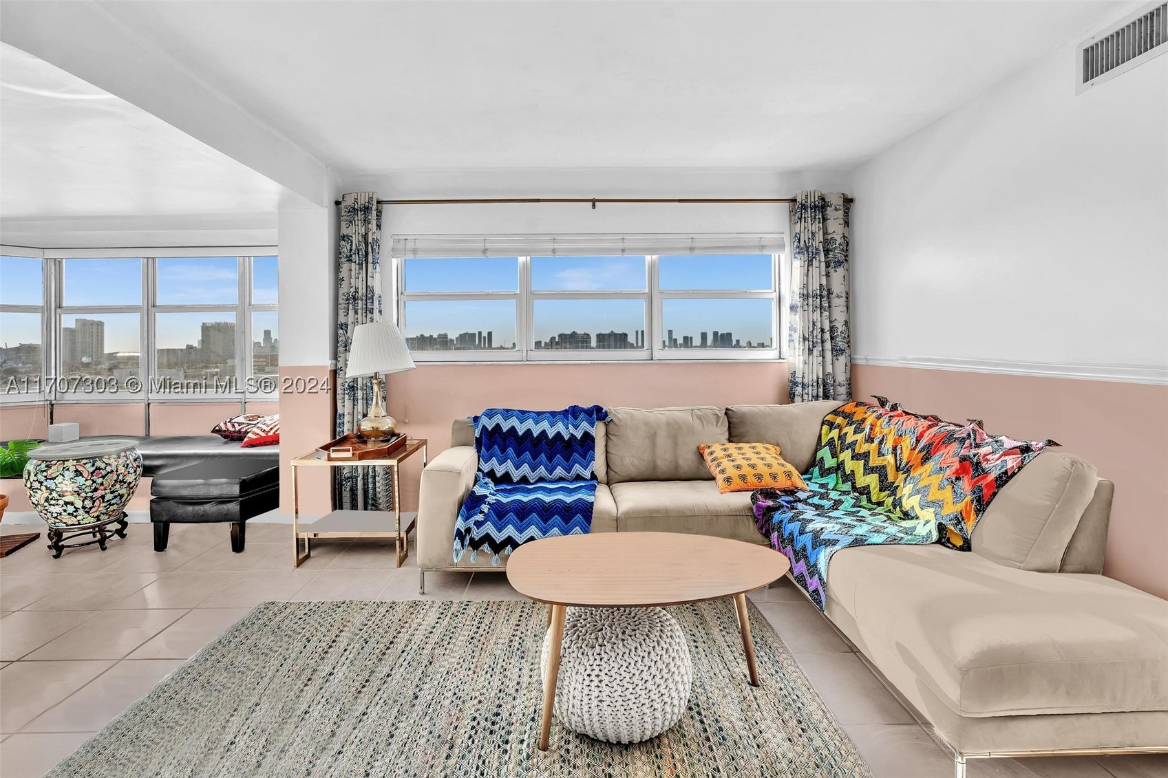 OCTAGON TOWERS I CONDO - Residential