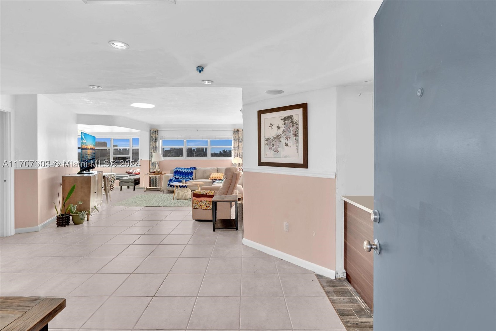 OCTAGON TOWERS I CONDO - Residential