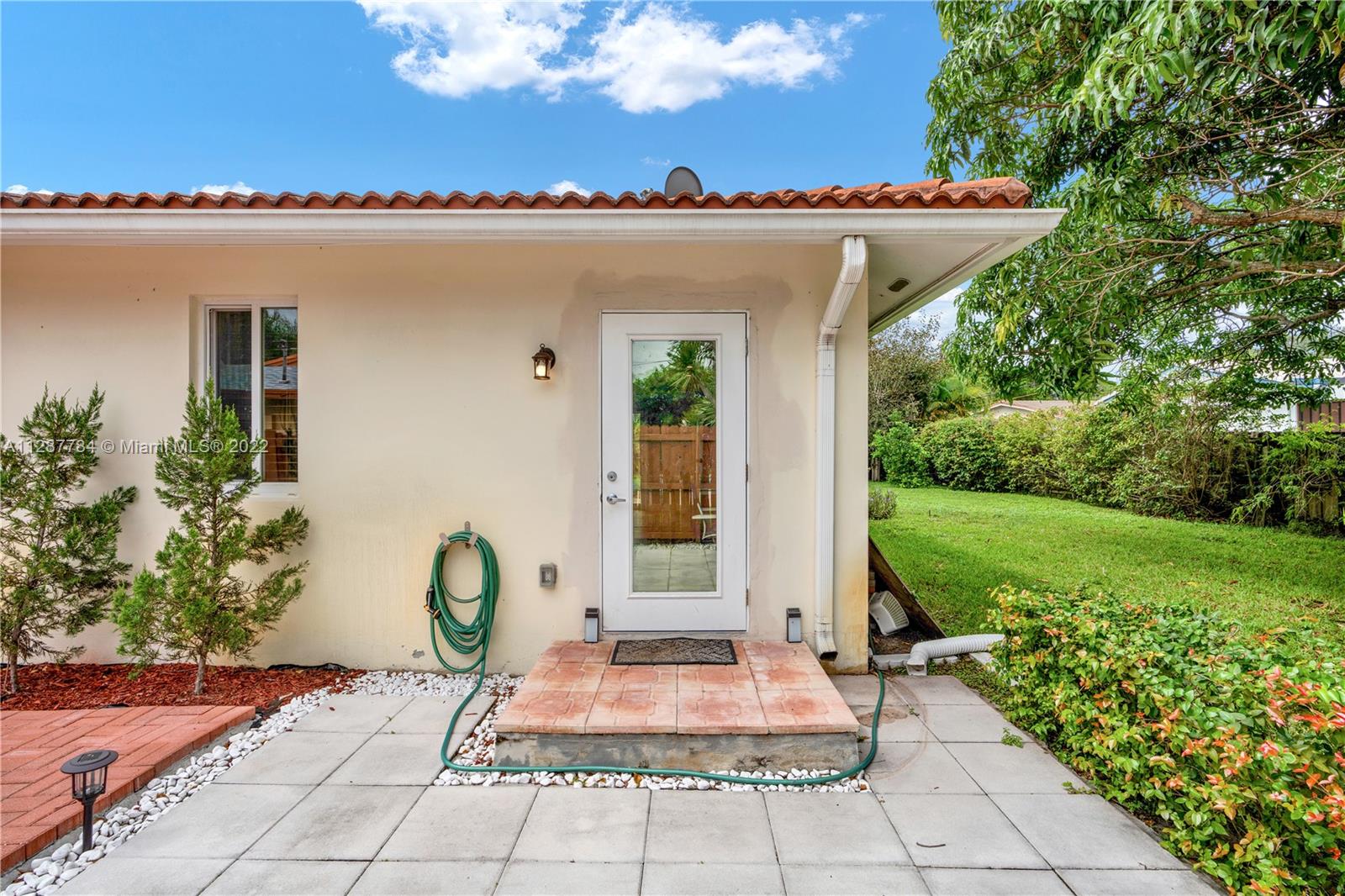 PLANTATION PARK 10 ADD - Residential Lease
