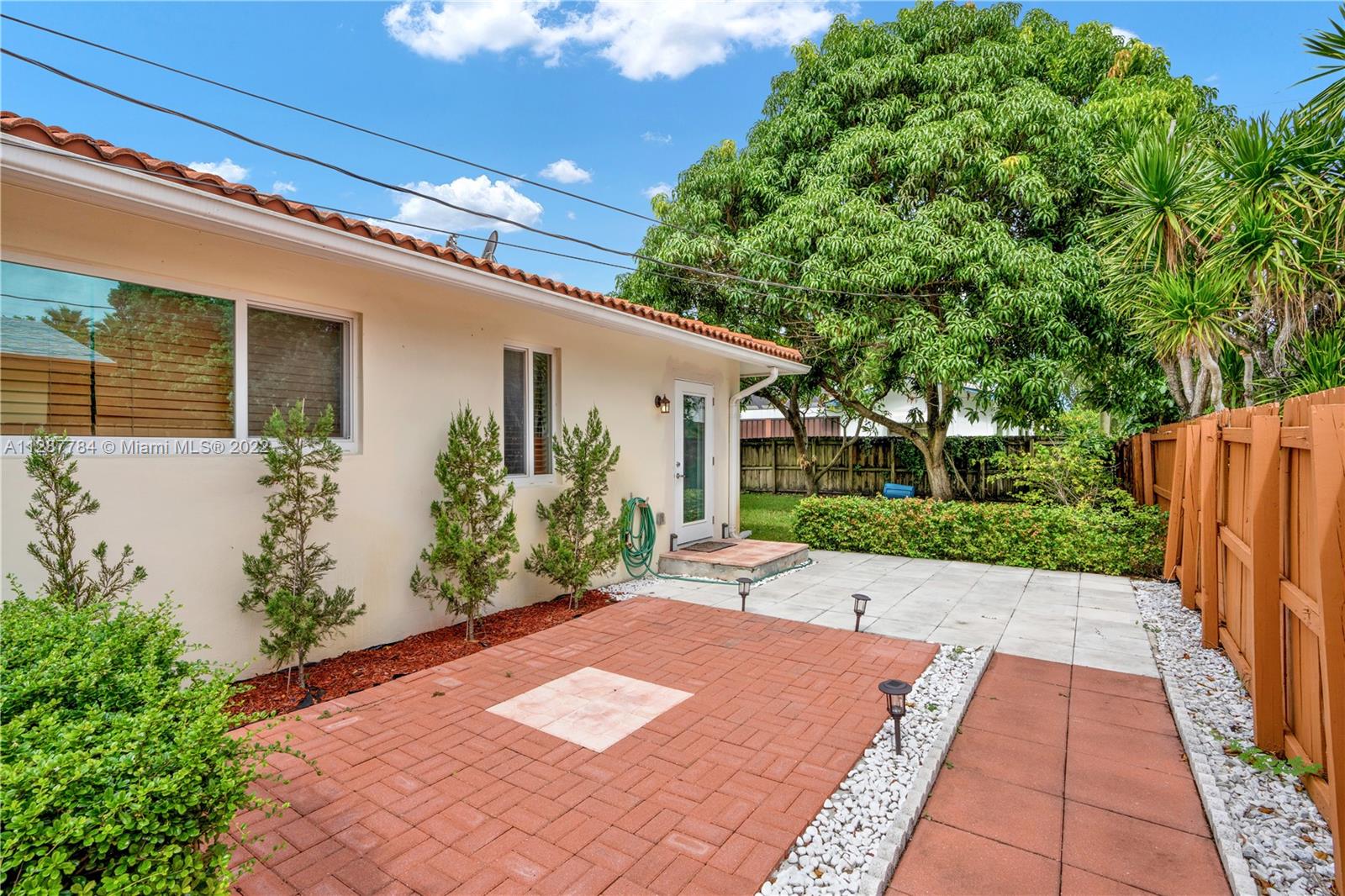 PLANTATION PARK 10 ADD - Residential Lease