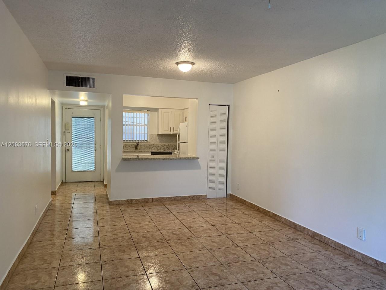 MARGATE VILLAGE PH I COND - Residential Lease