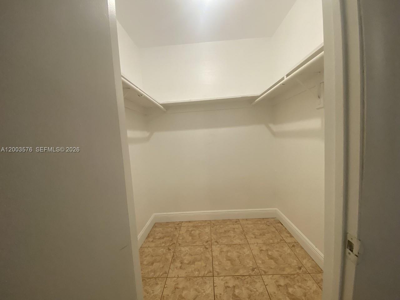 MARGATE VILLAGE PH I COND - Residential Lease