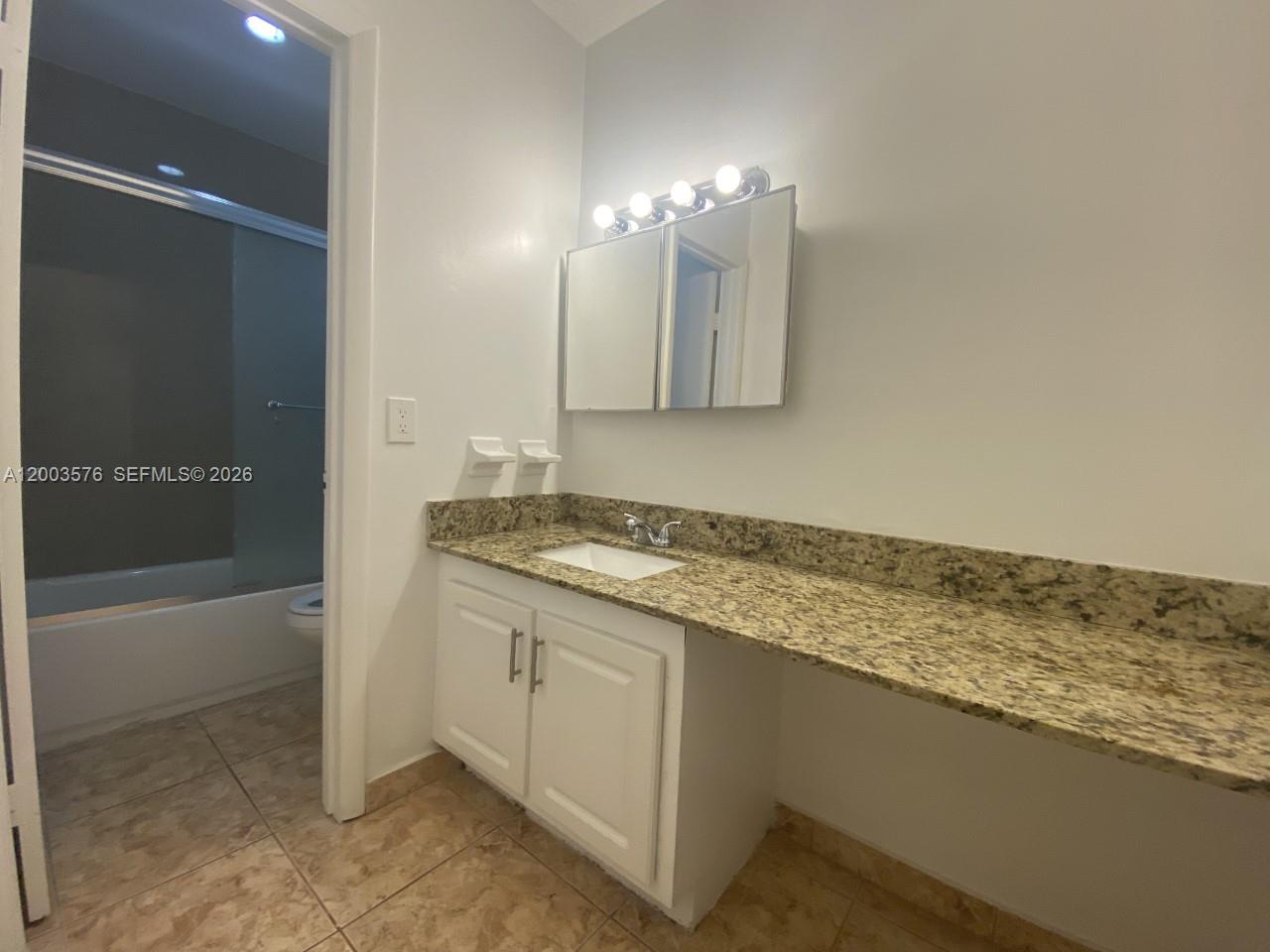 MARGATE VILLAGE PH I COND - Residential Lease